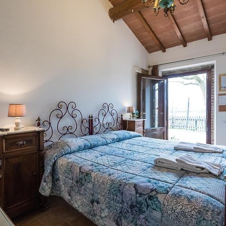 Agriturismo Stazione Di Monta วิคคิโอ ภายนอก รูปภาพ
